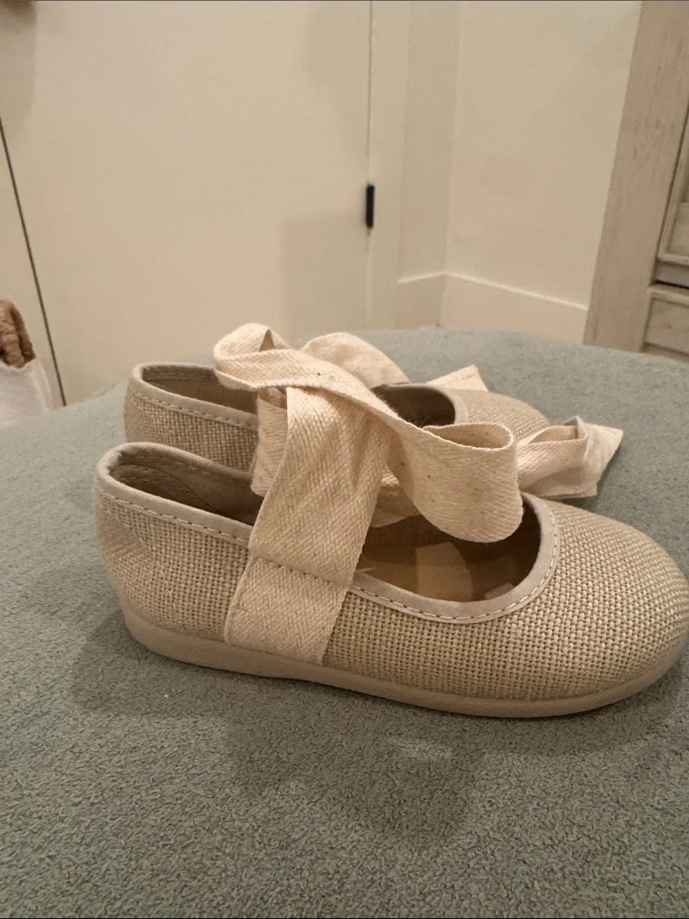 Girls Cream Canvas Bow Mary Jane Dress Shoes